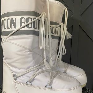 Moon Boots